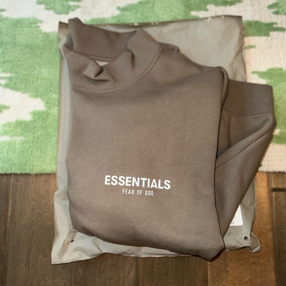 ESSENTIALS - Fear of God Hoodie - Sweatshirt - SIZE SMALL **BRAND NEW IN BAG** - Picture 2 of 8